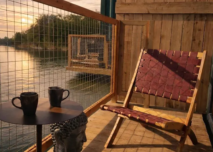 Tatil Evi Na Wodzie - On The River