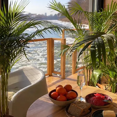 Na Wodzie - On The River Познань