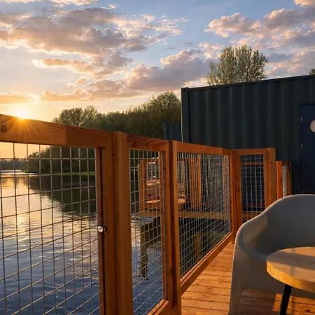 Na Wodzie - On The River Будинок відпочинку *