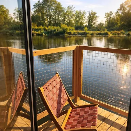 Na Wodzie - On The River بيت للعطل *