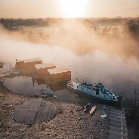 Na Wodzie - On The River بيت للعطل