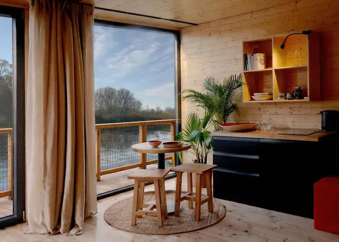 Na Wodzie - On The River